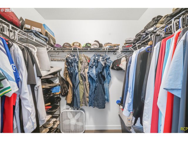 859 S 23RD Ave, Cornelius, OR 97113
