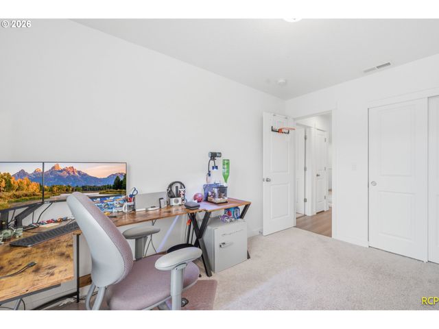 859 S 23RD Ave, Cornelius, OR 97113