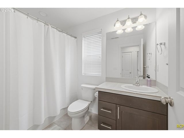859 S 23RD Ave, Cornelius, OR 97113