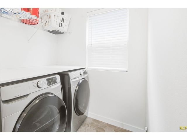 859 S 23RD Ave, Cornelius, OR 97113