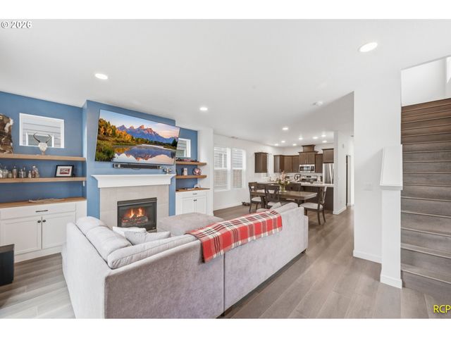 859 S 23RD Ave, Cornelius, OR 97113