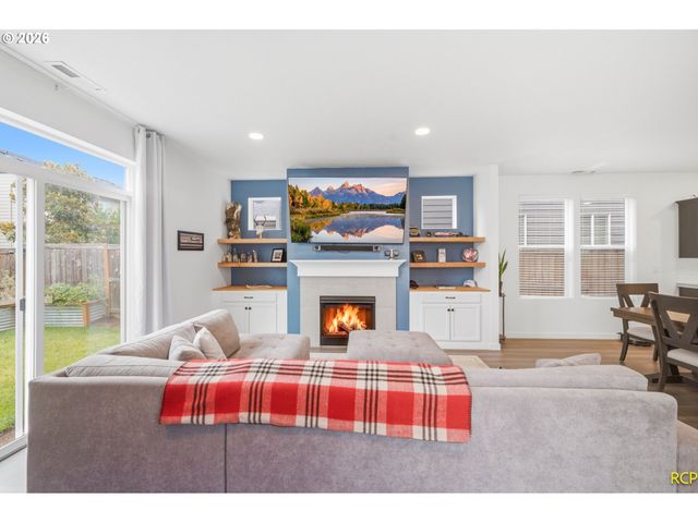 859 S 23RD Ave, Cornelius, OR 97113
