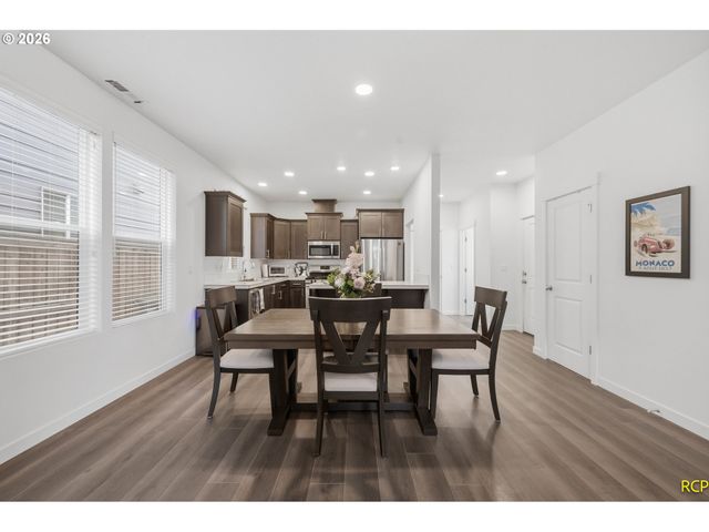 859 S 23RD Ave, Cornelius, OR 97113