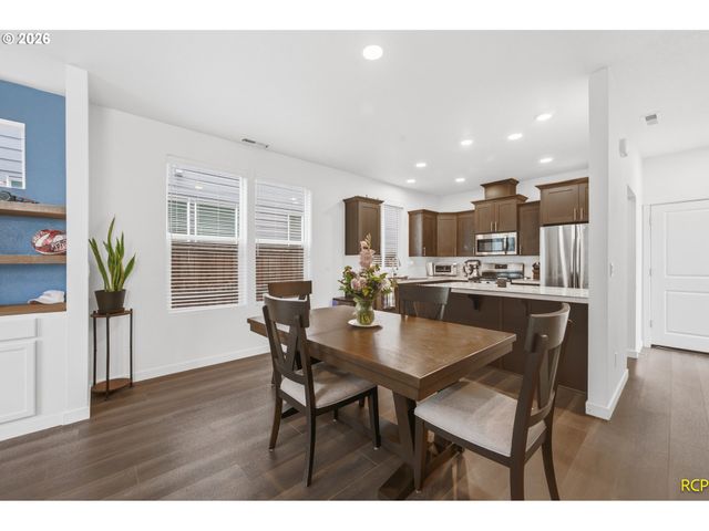 859 S 23RD Ave, Cornelius, OR 97113
