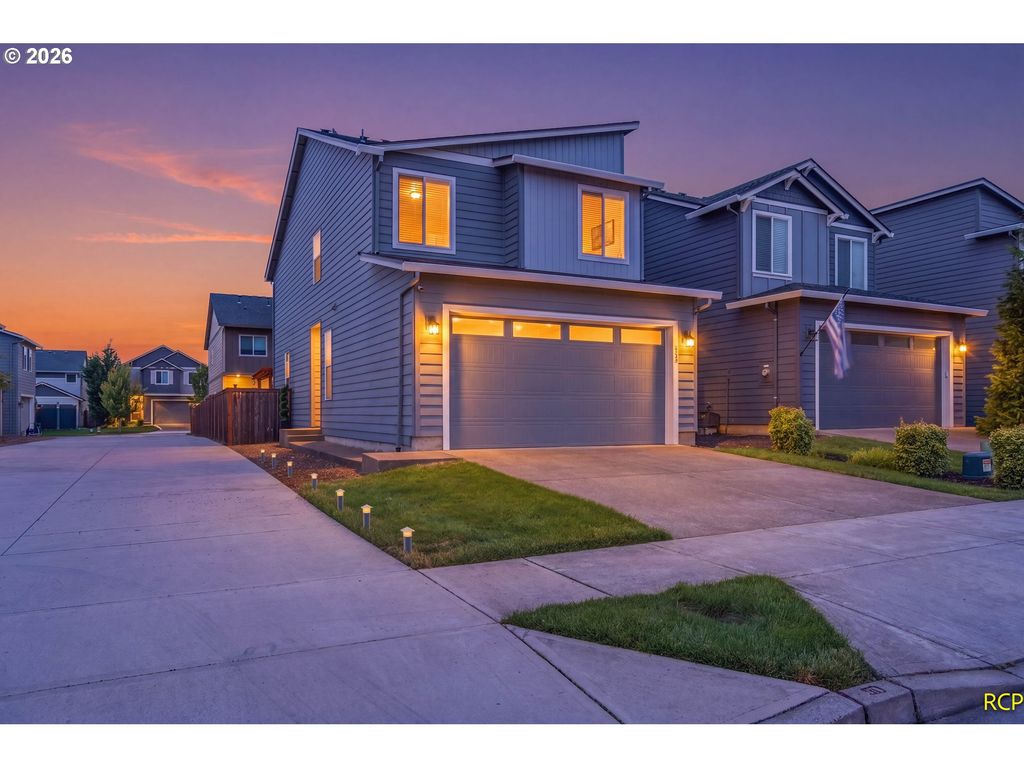 859 S 23RD Ave, Cornelius, OR 97113