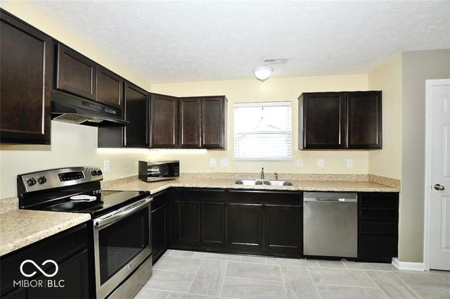 959 Retford Drive, Westfield, IN 46074