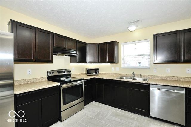 959 Retford Drive, Westfield, IN 46074