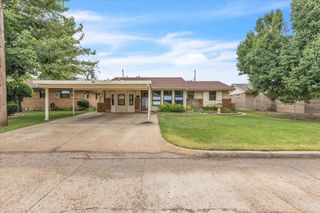 829 Arnold Avenue, Moore, OK 73160