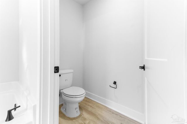 1894 Hazelnut Dr 39B, Cantonment, FL 32533