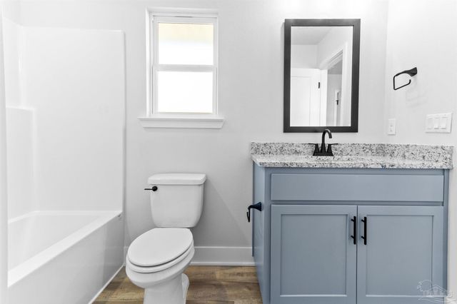 1894 Hazelnut Dr 39B, Cantonment, FL 32533