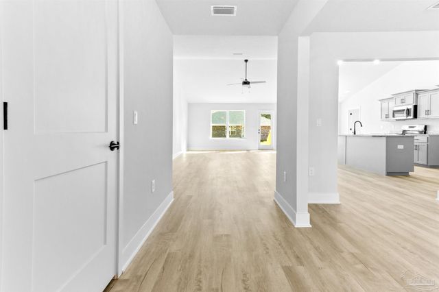 1894 Hazelnut Dr 39B, Cantonment, FL 32533