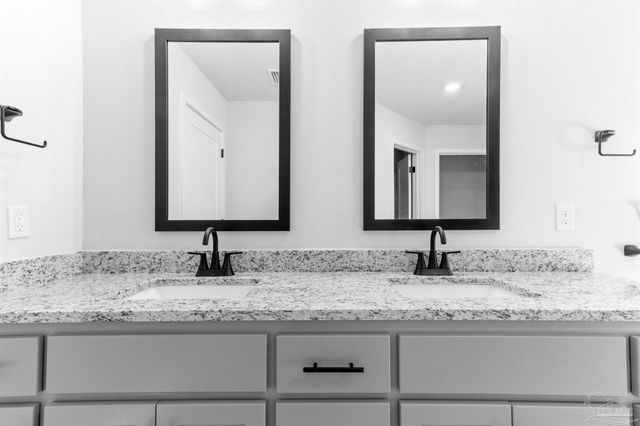 1894 Hazelnut Dr 39B, Cantonment, FL 32533