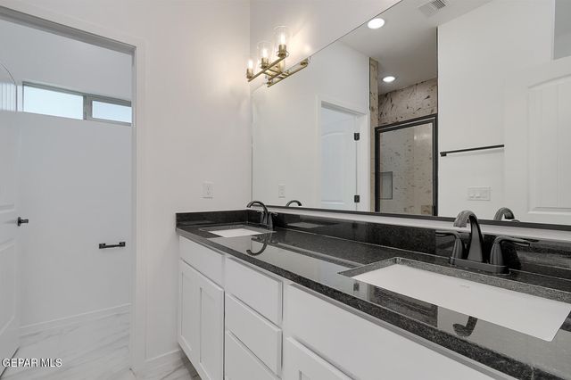 13889 CAROLINA PONCE Avenue, Horizon City, TX 79928
