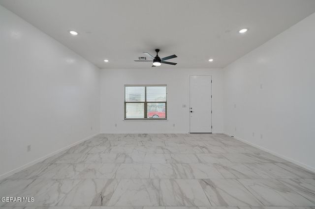 13889 CAROLINA PONCE Avenue, Horizon City, TX 79928