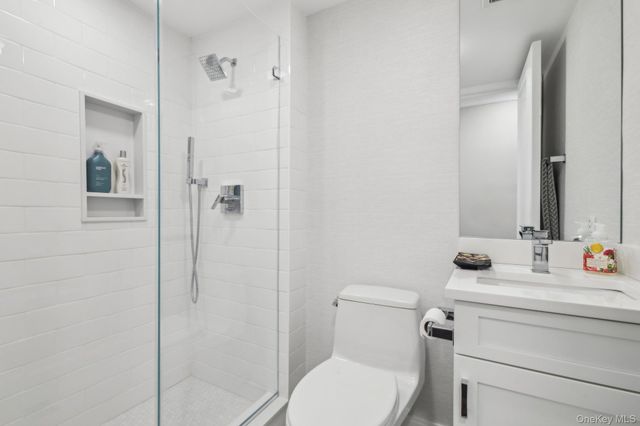 100 Hilton Avenue 901, Garden City, NY 11530