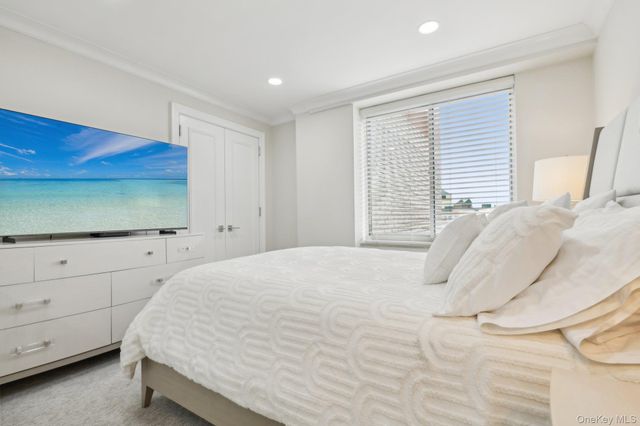 100 Hilton Avenue 901, Garden City, NY 11530