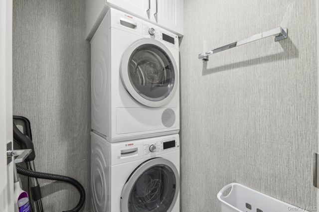 100 Hilton Avenue 901, Garden City, NY 11530