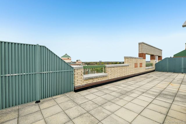 100 Hilton Avenue 901, Garden City, NY 11530