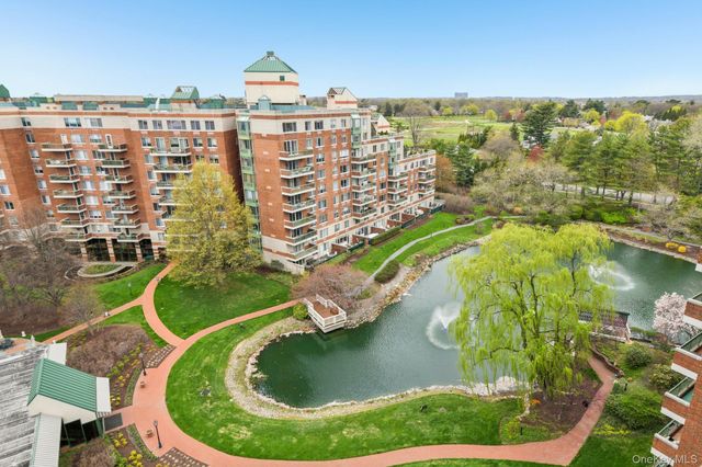 100 Hilton Avenue 901, Garden City, NY 11530