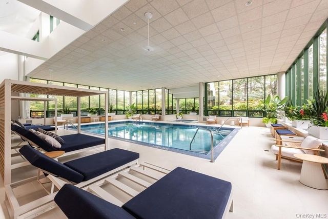 100 Hilton Avenue 901, Garden City, NY 11530