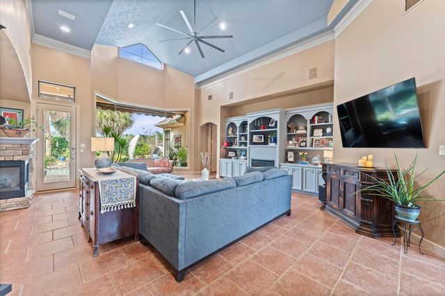 9722 Crestwater Circle, Magnolia, TX 77354