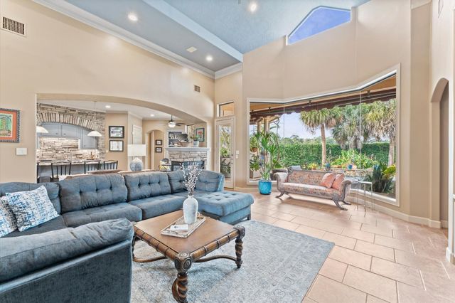 9722 Crestwater Circle, Magnolia, TX 77354