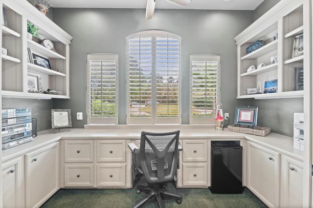 9722 Crestwater Circle, Magnolia, TX 77354