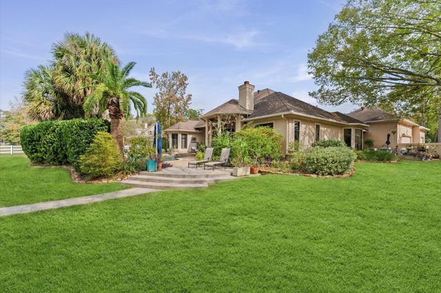 9722 Crestwater Circle, Magnolia, TX 77354