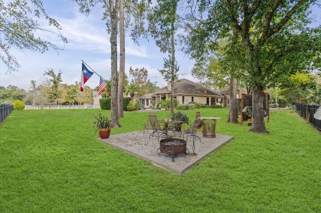 9722 Crestwater Circle, Magnolia, TX 77354