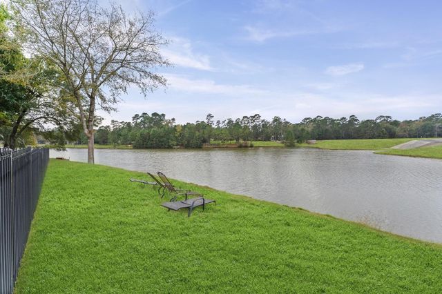 9722 Crestwater Circle, Magnolia, TX 77354