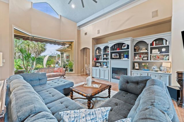 9722 Crestwater Circle, Magnolia, TX 77354