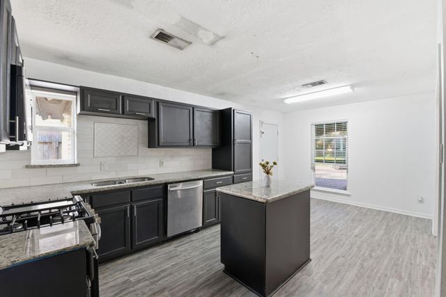 1422 Kappa Street, Pasadena, TX 77504