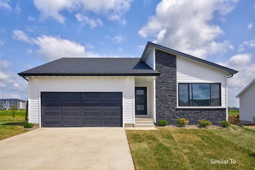 3001 Myron Street, Norwalk, IA 50211