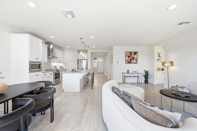 1652 Wonderland Way Way, Hayward, CA 94545