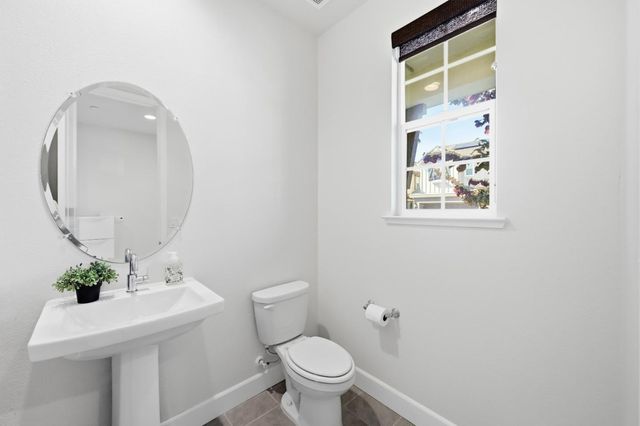 1652 Wonderland Way Way, Hayward, CA 94545