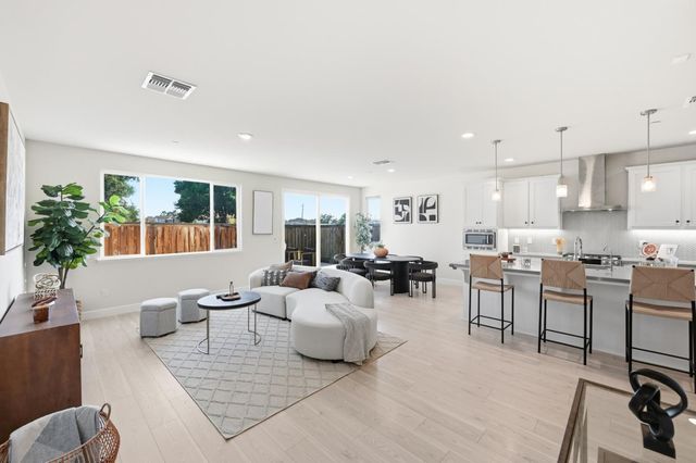 1652 Wonderland Way Way, Hayward, CA 94545