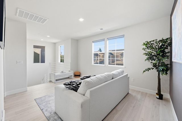 1652 Wonderland Way Way, Hayward, CA 94545