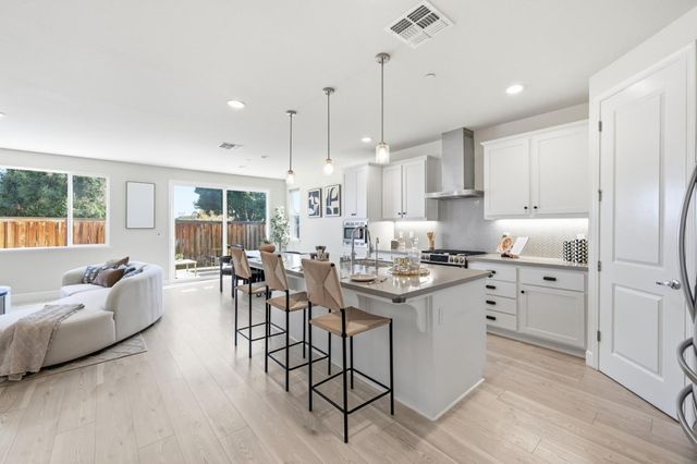1652 Wonderland Way Way, Hayward, CA 94545