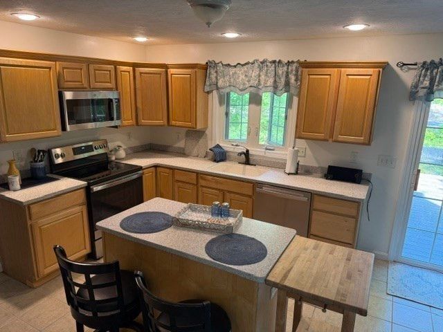 38 Lake Street, Spencer, MA 01562
