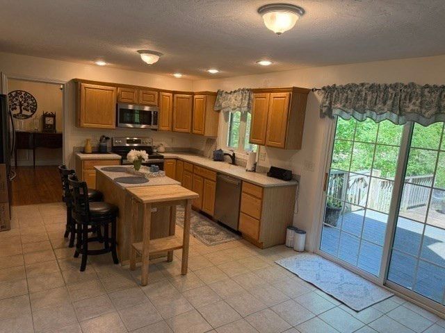 38 Lake Street, Spencer, MA 01562