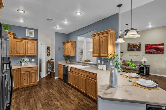 1045 S RED RIVER RD, Washington, UT 84780