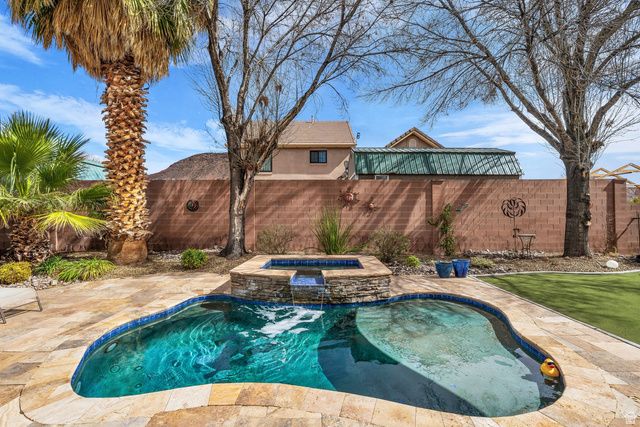 1045 S RED RIVER RD, Washington, UT 84780