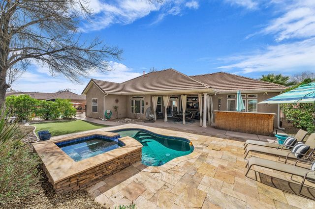 1045 S RED RIVER RD, Washington, UT 84780