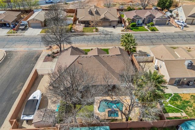 1045 S RED RIVER RD, Washington, UT 84780