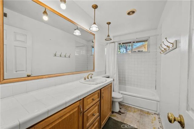 10525 Woldrich St., Sylmar, CA 91342