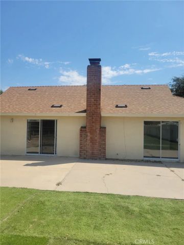 10525 Woldrich St., Sylmar, CA 91342