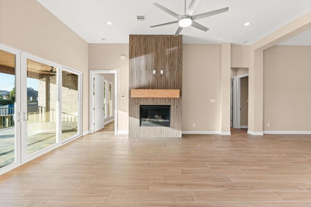 606 Appia Drive, Kemah, TX 77565