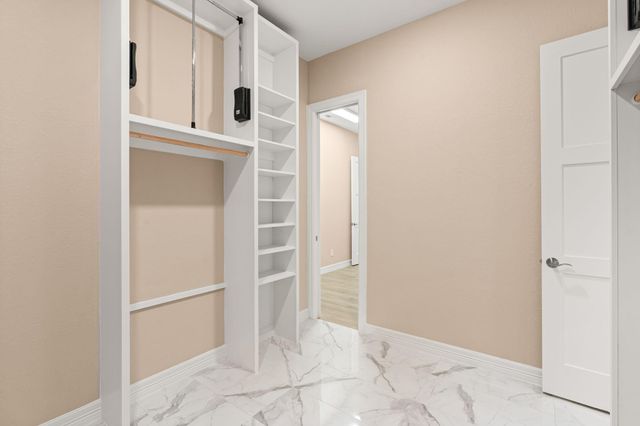 606 Appia Drive, Kemah, TX 77565