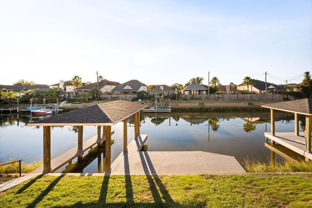 606 Appia Drive, Kemah, TX 77565