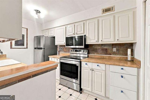 175 Barone Place NW, Atlanta, GA 30327